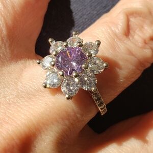 Sterling Amethyst Flower Ring W/8 Lg. Gem Petals & 10 Sm. Gems On Band Sz 8, WOW